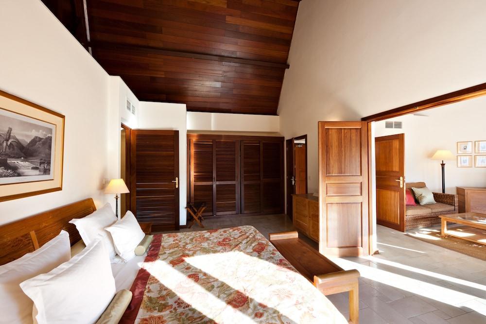 Le Saint Alexis **** Hotel & Spa Exterior photo